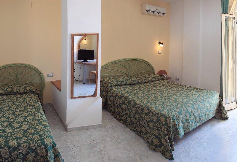 Hotel Grotticelle Capo Vaticano Ngoại thất bức ảnh