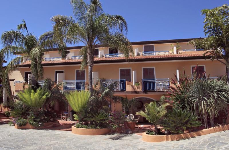 Hotel Grotticelle Capo Vaticano Ngoại thất bức ảnh