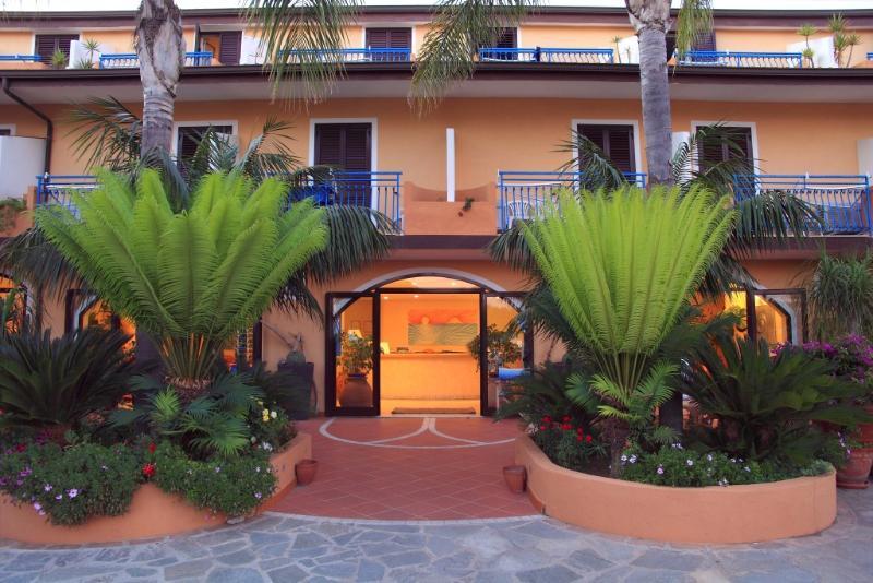 Hotel Grotticelle Capo Vaticano Ngoại thất bức ảnh